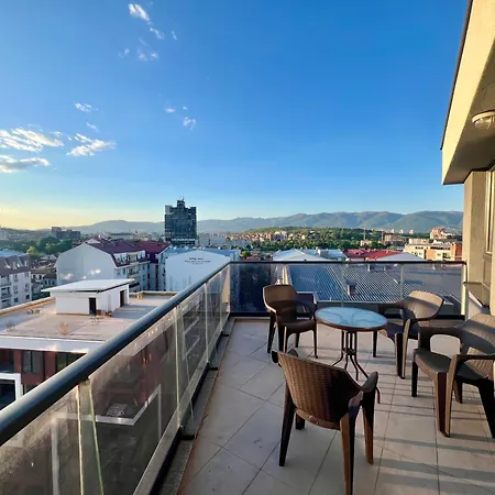 Lush Penthouses - Eluxory Apts Apartment *